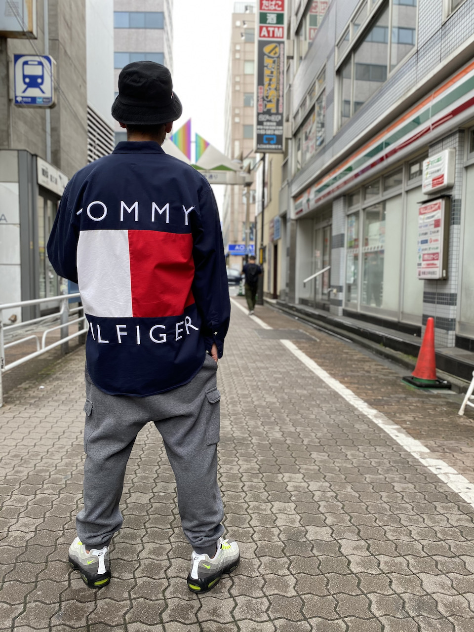 Tommy flag style
